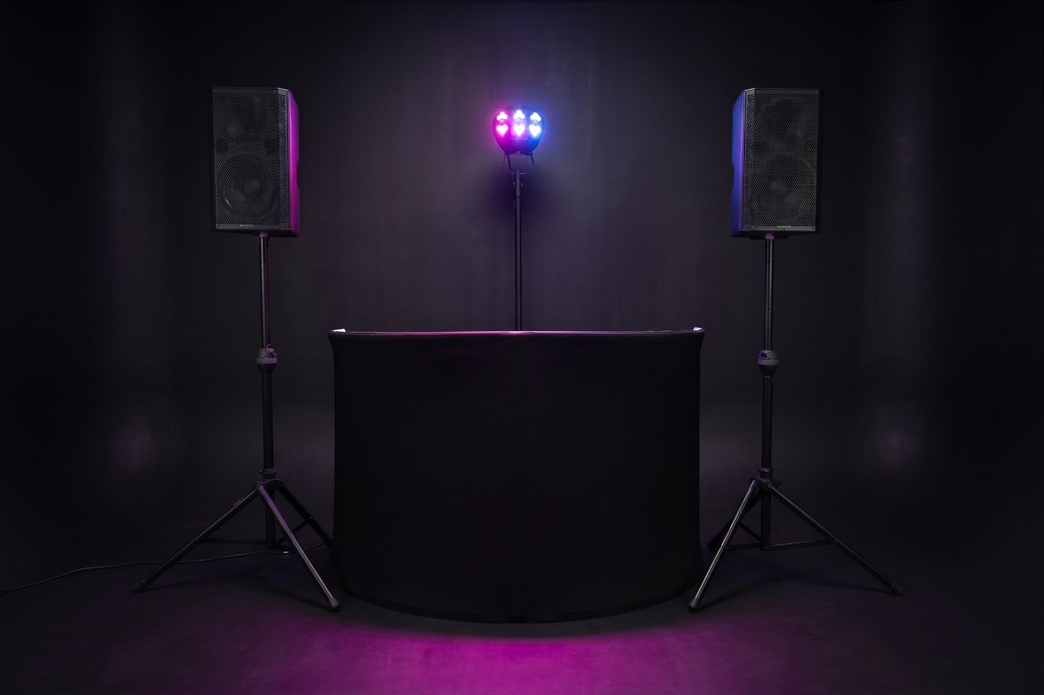 Nightbird DJ booth and speakers with the standard setup, no Glow Up